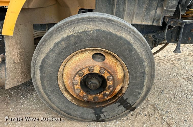 image for item DW8634 2009 International 7400 dump truck