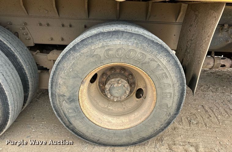 image for item DW8634 2009 International 7400 dump truck