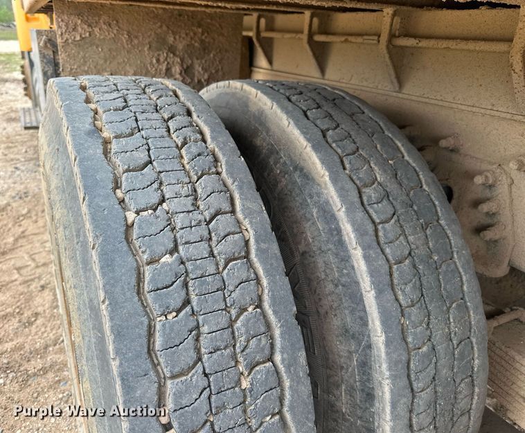 image for item DW8634 2009 International 7400 dump truck