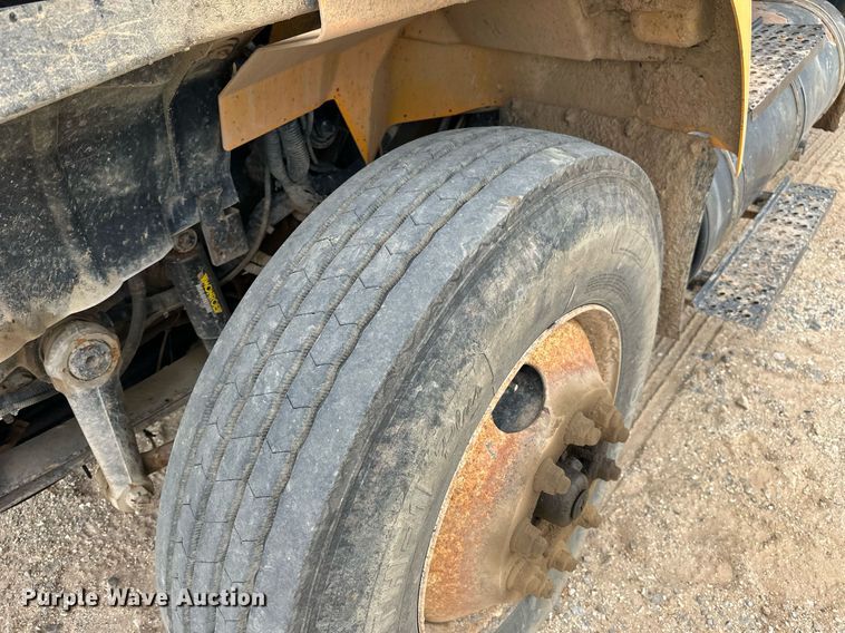 image for item DW8634 2009 International 7400 dump truck