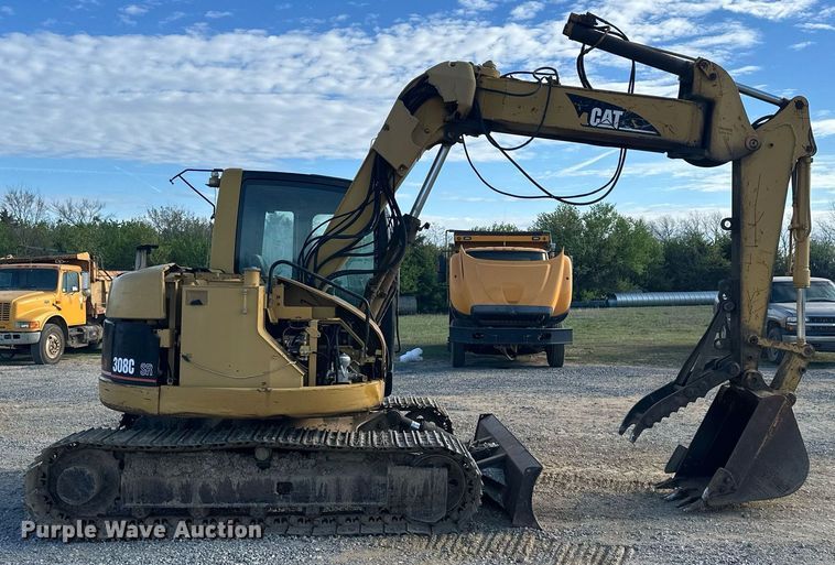 image for item DW8635 2002 Caterpillar 308C SR mini excavator