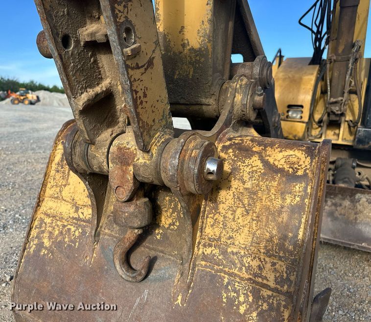 image for item DW8635 2002 Caterpillar 308C SR mini excavator