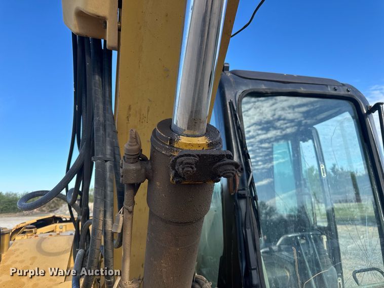 image for item DW8635 2002 Caterpillar 308C SR mini excavator