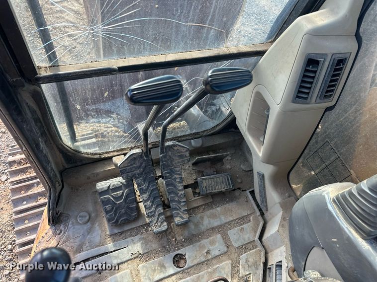 image for item DW8635 2002 Caterpillar 308C SR mini excavator