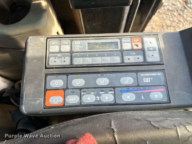 image for item DW8635 2002 Caterpillar 308C SR mini excavator