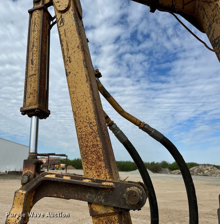 image for item DW8636 1997 John Deere 6400 MFWD tractor