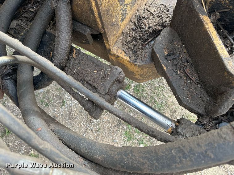 image for item DW8636 1997 John Deere 6400 MFWD tractor