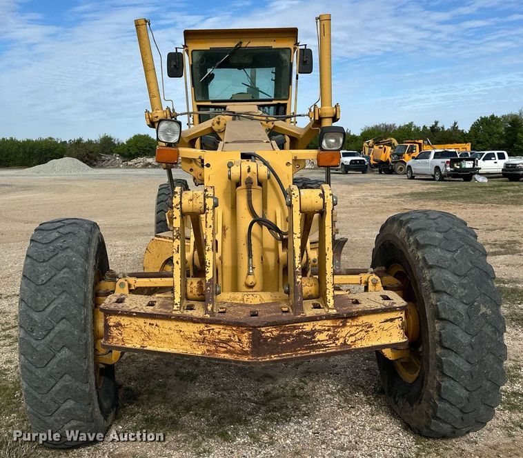 image for item DW8637 1998 John Deere 670C motor grader