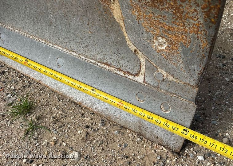 image for item DW8637 1998 John Deere 670C motor grader