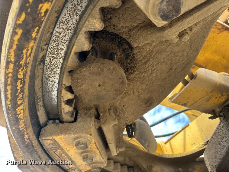 image for item DW8637 1998 John Deere 670C motor grader