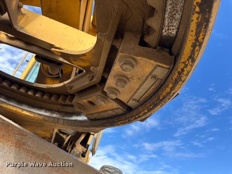 image for item DW8637 1998 John Deere 670C motor grader