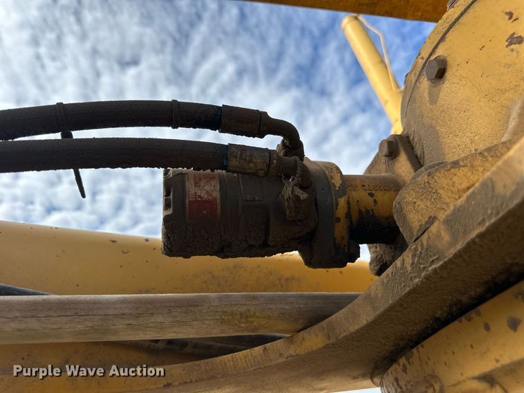 image for item DW8637 1998 John Deere 670C motor grader