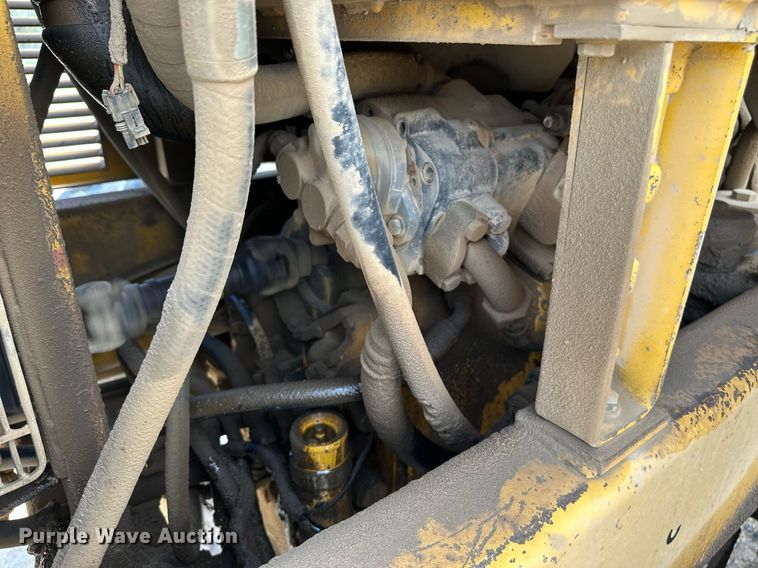 image for item DW8637 1998 John Deere 670C motor grader