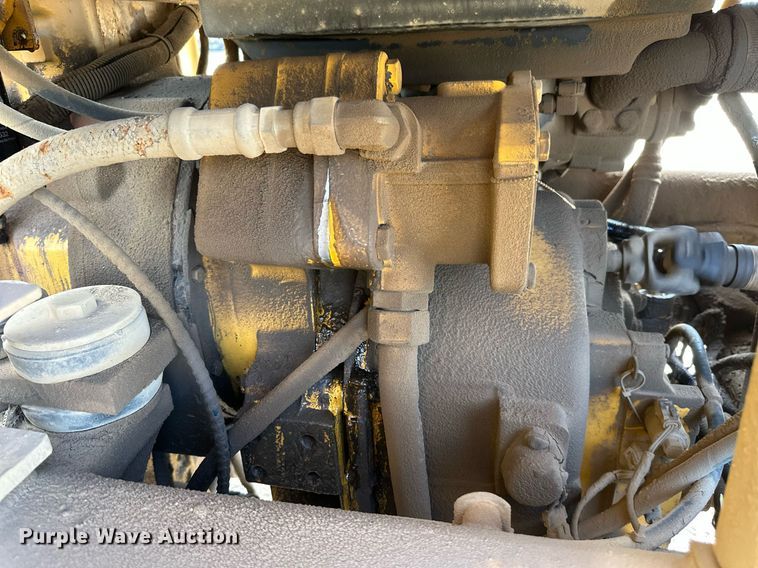 image for item DW8637 1998 John Deere 670C motor grader