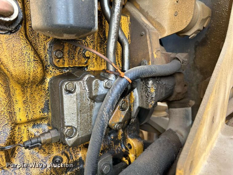 image for item DW8637 1998 John Deere 670C motor grader