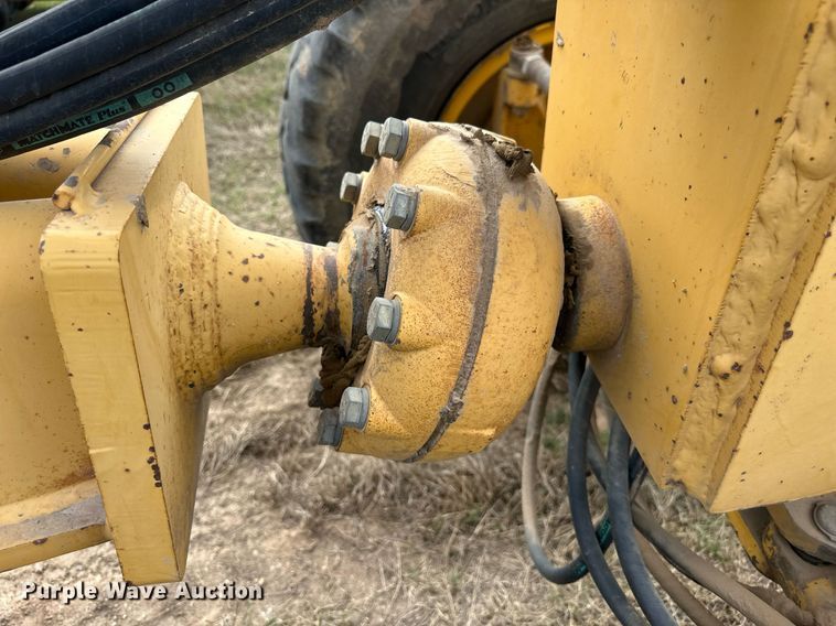 image for item DW8637 1998 John Deere 670C motor grader