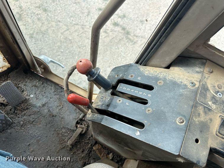 image for item DW8637 1998 John Deere 670C motor grader