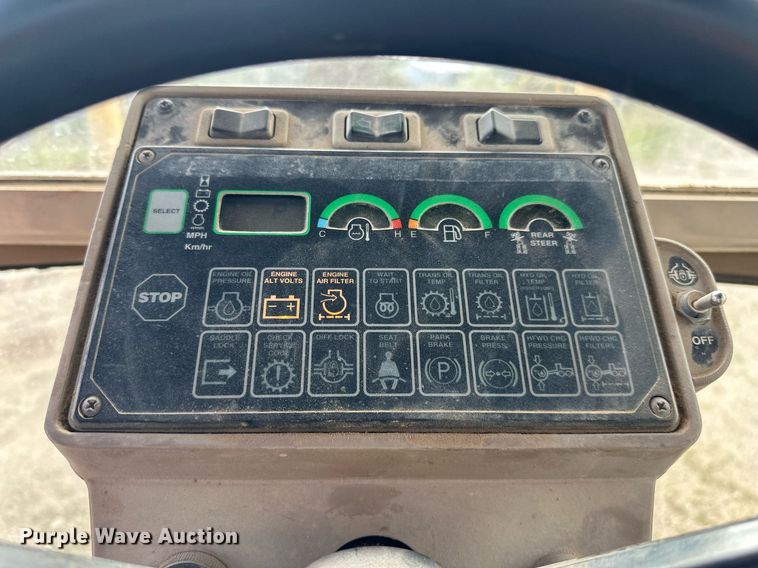 image for item DW8637 1998 John Deere 670C motor grader