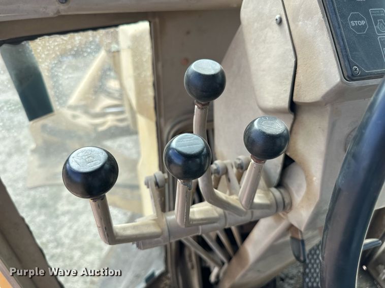 image for item DW8637 1998 John Deere 670C motor grader