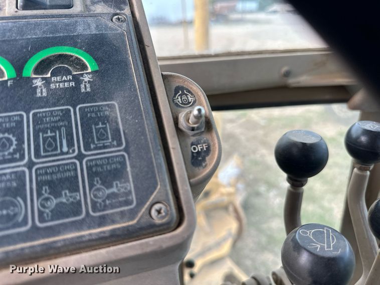 image for item DW8637 1998 John Deere 670C motor grader