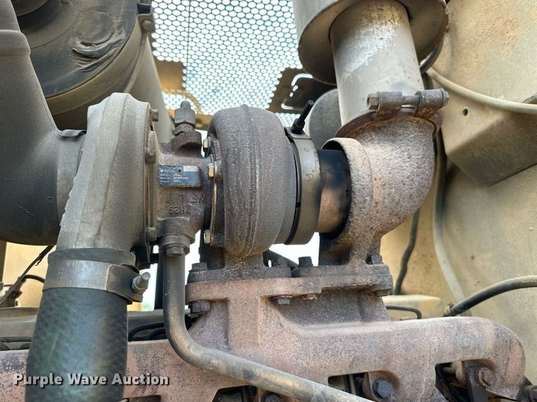 image for item DW8637 1998 John Deere 670C motor grader