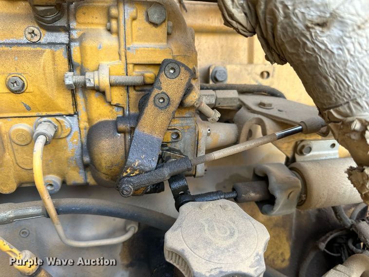 image for item DW8637 1998 John Deere 670C motor grader