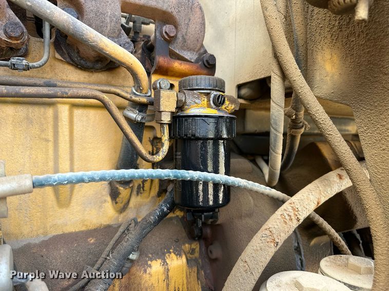 image for item DW8637 1998 John Deere 670C motor grader