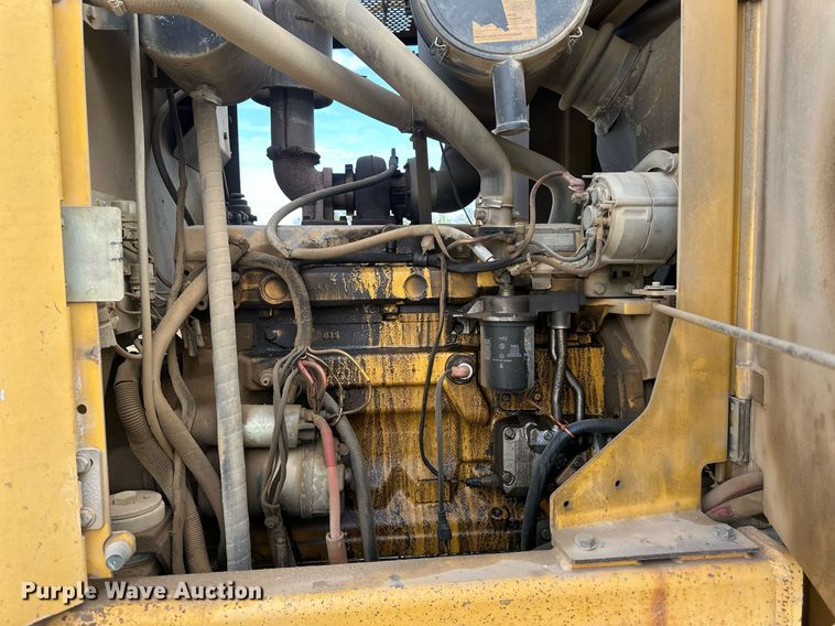 image for item DW8637 1998 John Deere 670C motor grader