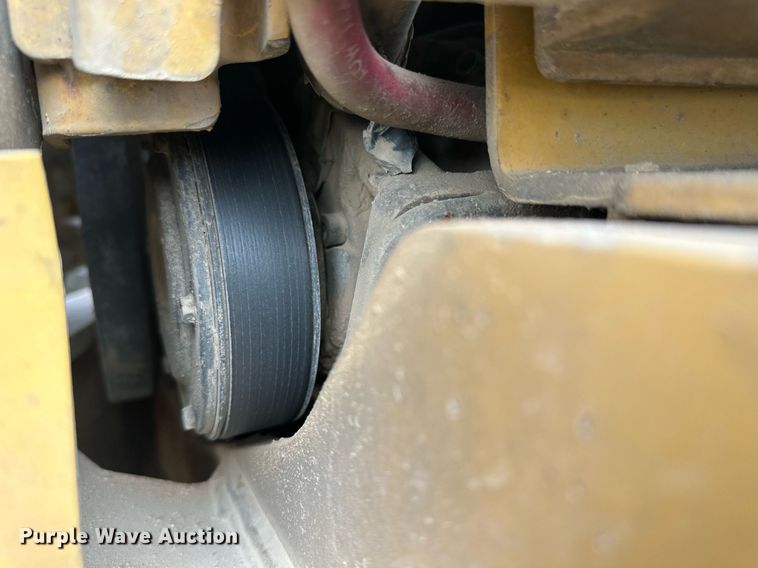 image for item DW8637 1998 John Deere 670C motor grader