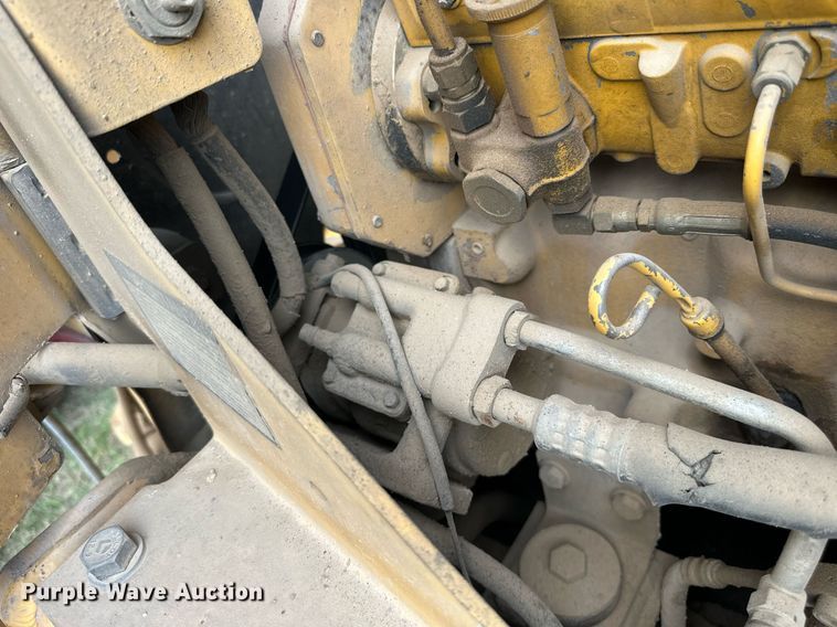 image for item DW8637 1998 John Deere 670C motor grader