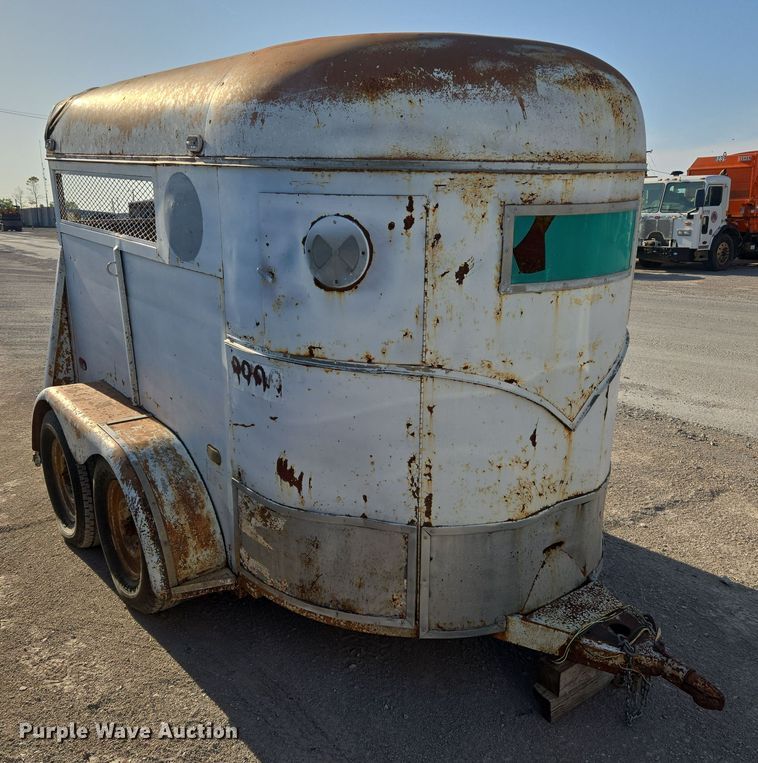 image for item DW8649 Livestock trailer