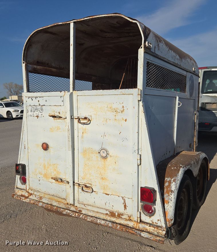 image for item DW8649 Livestock trailer