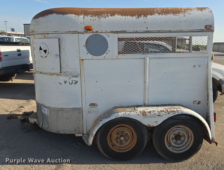 image for item DW8649 Livestock trailer
