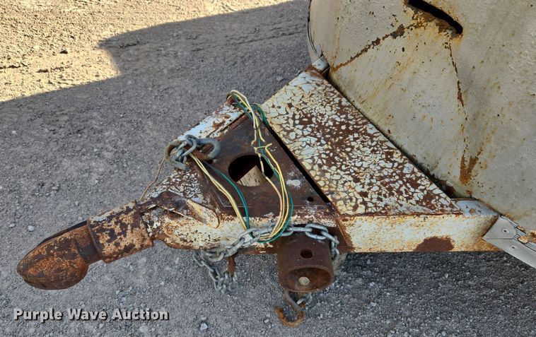 image for item DW8649 Livestock trailer