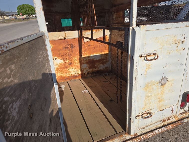 image for item DW8649 Livestock trailer