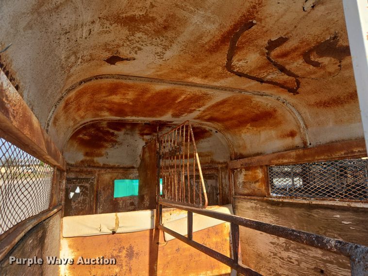 image for item DW8649 Livestock trailer