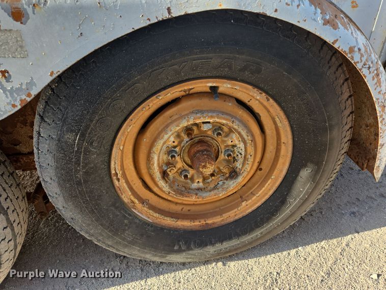 image for item DW8649 Livestock trailer