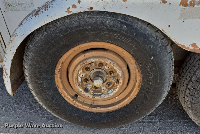 image for item DW8649 Livestock trailer