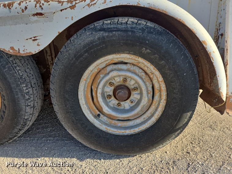 image for item DW8649 Livestock trailer