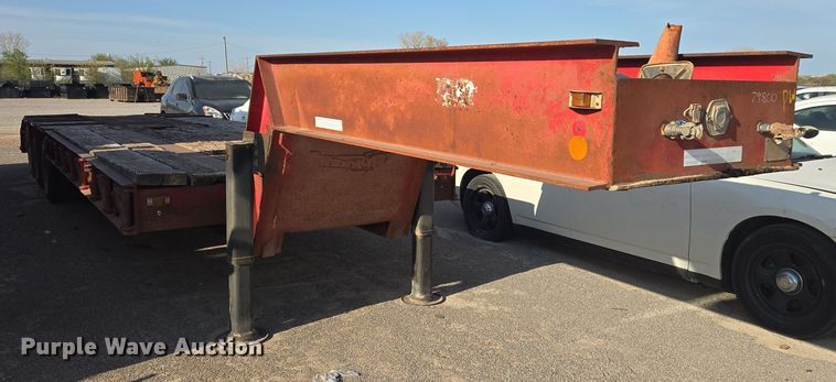 image for item DW8650 1975 Fruehauf C-35L-J3 flatbed trailer
