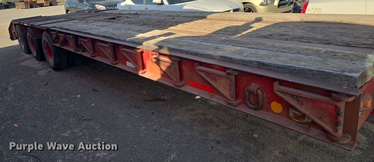 image for item DW8650 1975 Fruehauf C-35L-J3 flatbed trailer