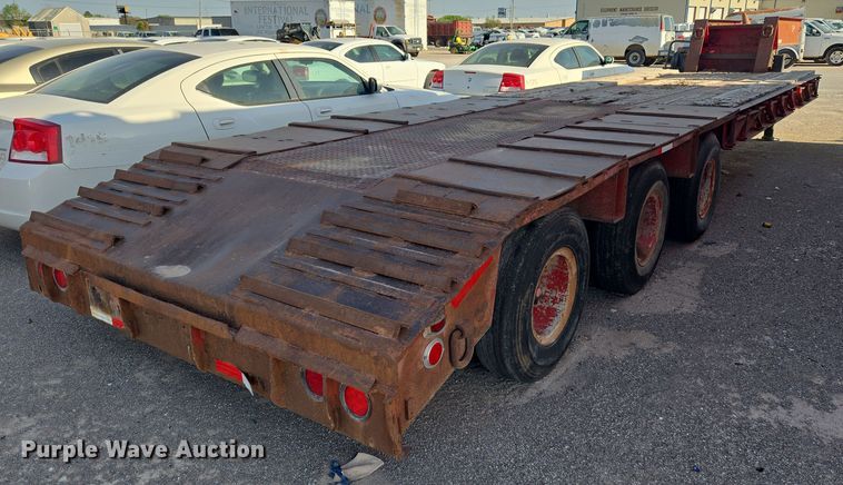 image for item DW8650 1975 Fruehauf C-35L-J3 flatbed trailer