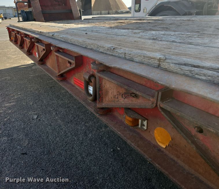 image for item DW8650 1975 Fruehauf C-35L-J3 flatbed trailer