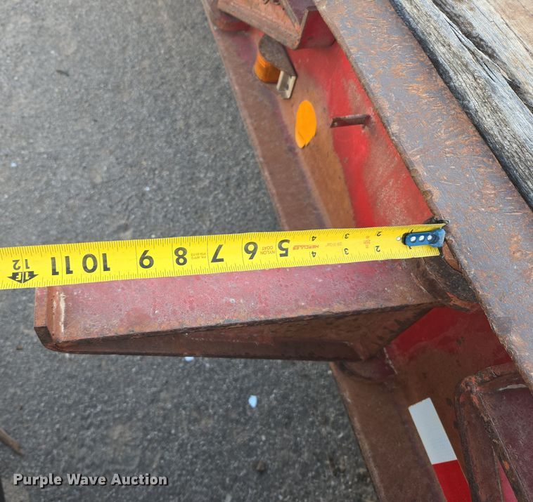 image for item DW8650 1975 Fruehauf C-35L-J3 flatbed trailer