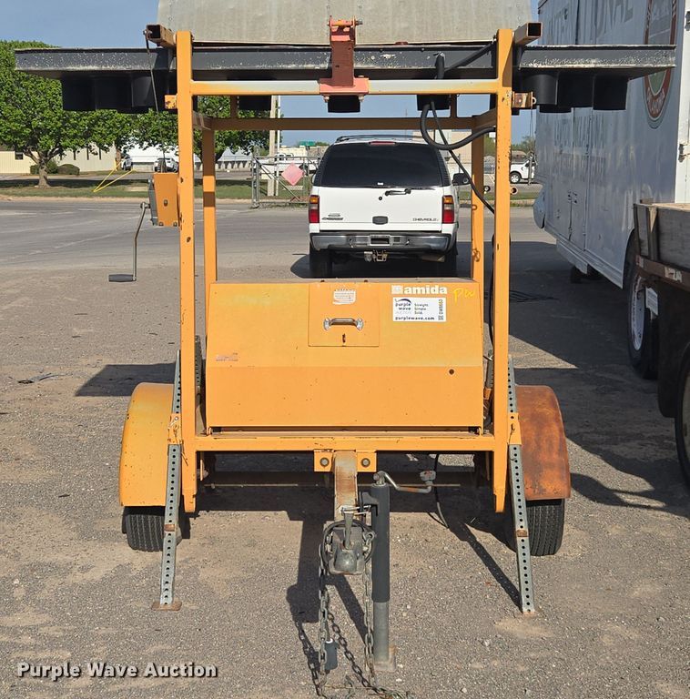 image for item DW8653 Amida ODLSE15LA arrow board trailer