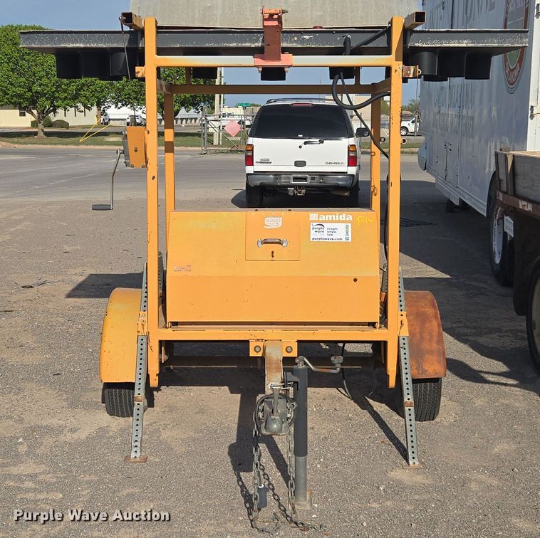 image for item DW8653 Amida ODLSE15LA arrow board trailer