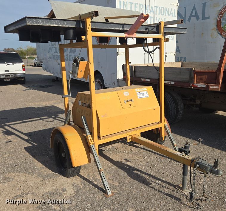 image for item DW8653 Amida ODLSE15LA arrow board trailer