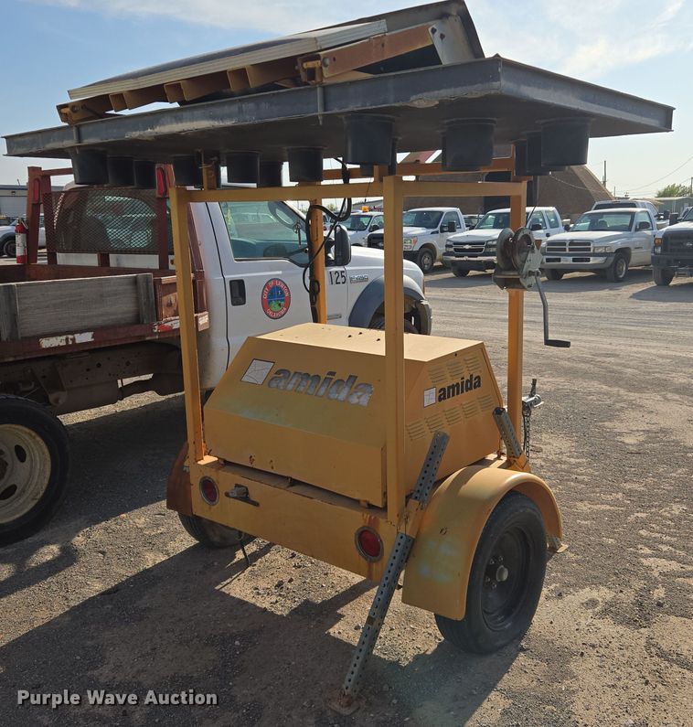 image for item DW8653 Amida ODLSE15LA arrow board trailer