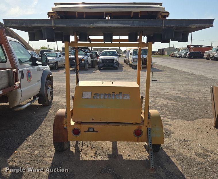 image for item DW8653 Amida ODLSE15LA arrow board trailer