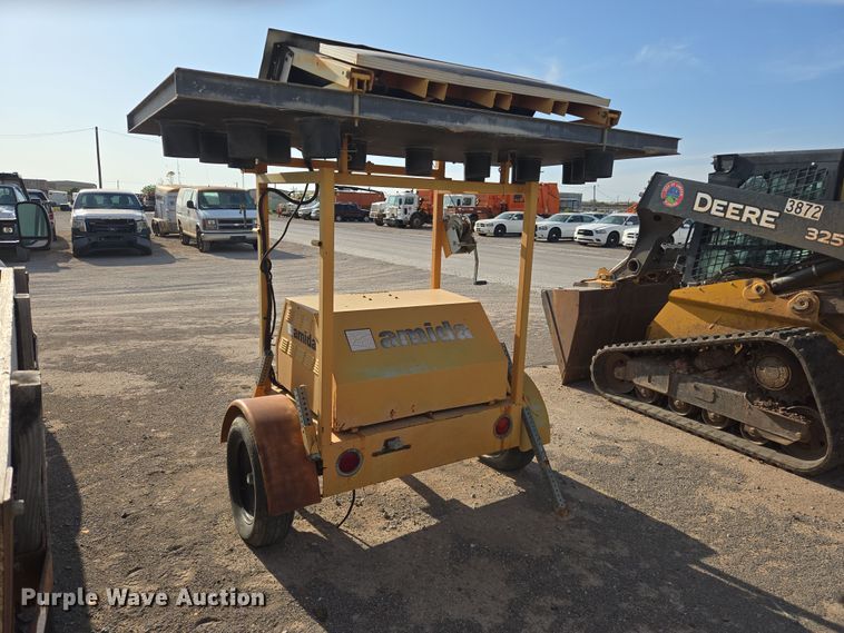 image for item DW8653 Amida ODLSE15LA arrow board trailer